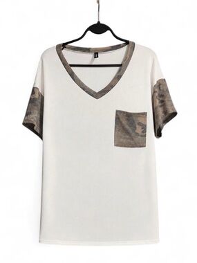 1 Clique Women’s Medium Ivory Camo V-Neck Pocket T-Shirt Short Sleeve Casual Top